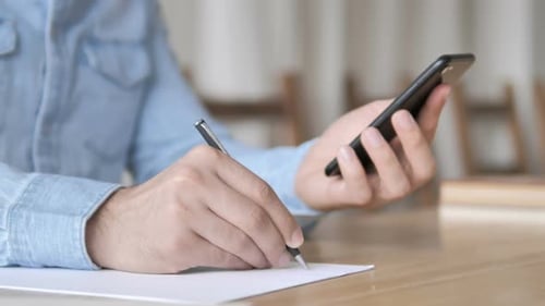 Verwenden des Smartphones zum Schreiben von Informationen