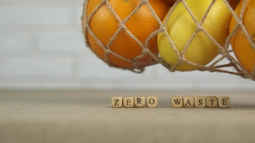 Movimiento ecológico con frutas