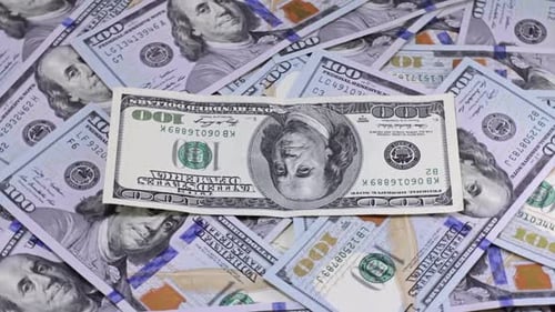 Rotierende Hundert-Dollar-Banknoten