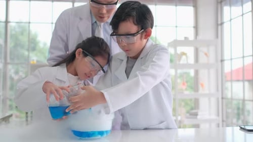 Children Learning Science with Smoky Experiment
