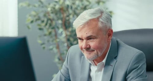 старые волосатые Видео Зрелые Волосы 4K (UHD) - Envato