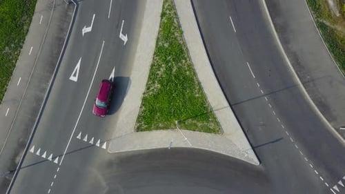Circular Movement at the Traffic Intersection