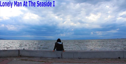 Hombre solitario en la playa I