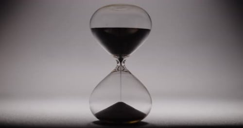 Timelapse of an hourglass cycle