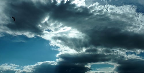 Nuages sombres et lumineux