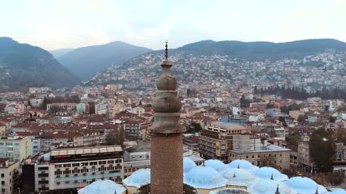 Vue aérienne de la grande mosquée historique de Bursa avec Drone