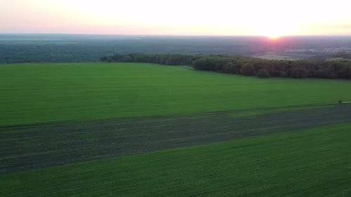 A Picturesque Sunset on the Skyline