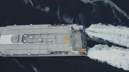 Vuelo de Zumbido sobre el ferry de Moslinjen