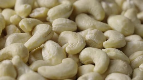 Fresh Rotating Cashews