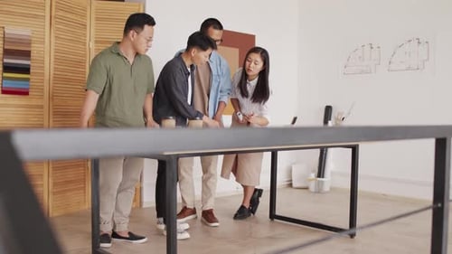 Asiatische Architekten diskutieren über Bauplan