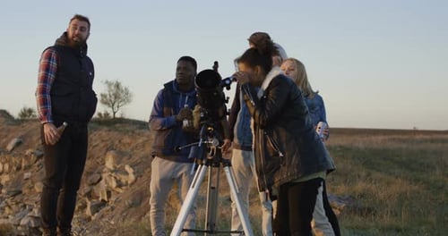 Joyeux amis adultes Stargazing Together