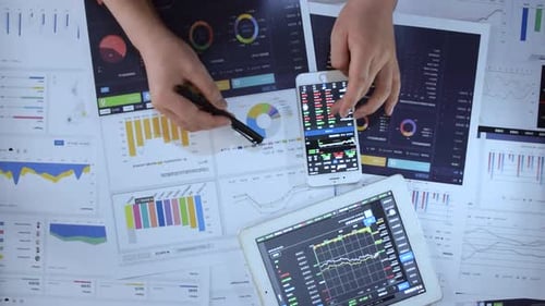 Untersuchung von Finanzdaten zur Leistungsbilanz von Aktienanalysten von Wertpapiermaklern