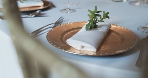Elegant Wedding Table Setting with Charger Plate