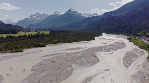 Vue aérienne de Lechtal au Tyrol, Autriche