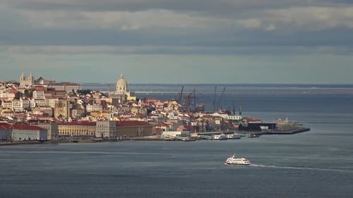 Altstadt von Lissabon bei Sonnenuntergang