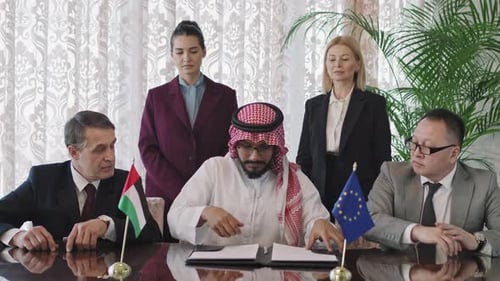 International Leaders Sign Agreement at Formal Meeting