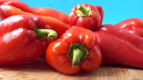 Vibrant Bell Peppers with Water Droplets in Close-Up