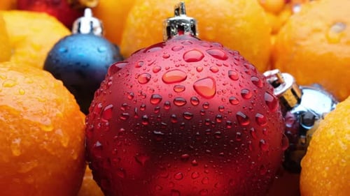 Jouets de Noël et mandarines