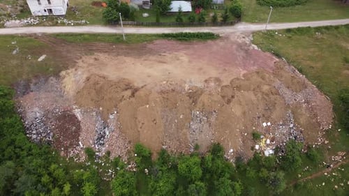 Panoramablick auf illegale Müllkippe 4K
