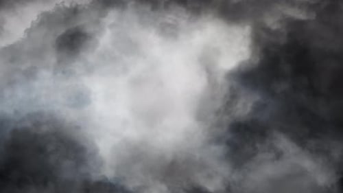 Zeitraffer von Gewittern und Cumulonimbuswolken am dunklen Himmel 4k