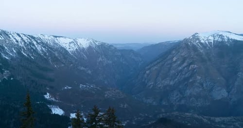 Sonnenaufgang über Winterlandschaft Zeitraffer
