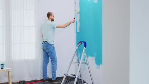 Blaue Wand malen