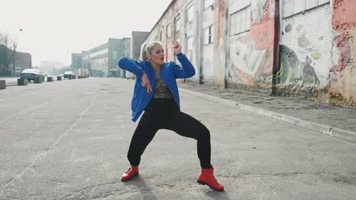 Blonde Woman Dancing Performs Modern Hip-hop Dance Posing, Freestyle in Street, Urban. Stock Footage