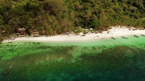 Tropische Insel mit Sandstrand