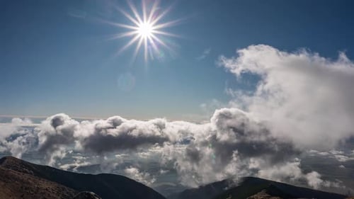 Wolken und Sonne