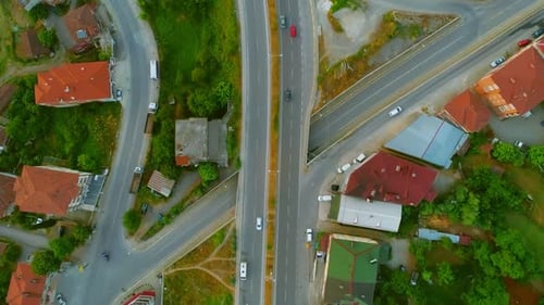 Luftaufnahme des Stadtverkehrs (2K)