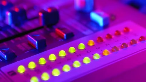 Indicateur LED de niveau, signal de volume sur la console de mixage ou la console DJ sur la console Party in
