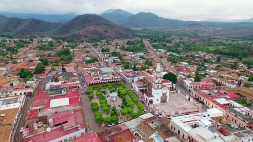 Zumbido de México, Iglesia en Mascota, México