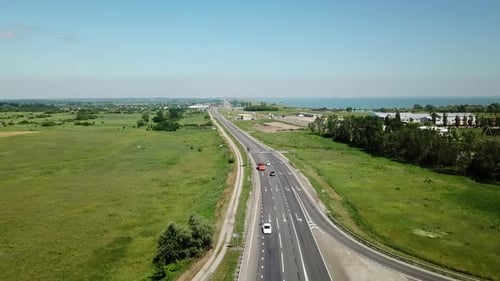 Entlang des Autobahnverkehrs