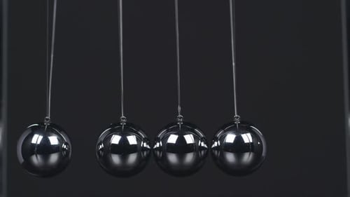 Slow Motion Newtons Cradle