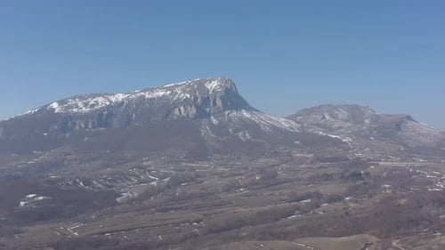 Detenga la montaña en el este de Serbia antes del invierno Zumbido Vídeo 4K