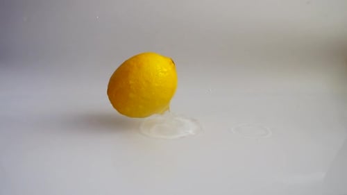 Falling of a Lemon