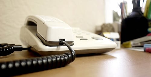 Llamar al teléfono de la oficina