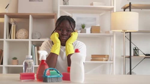 Hausfrau Müdigkeit Hausarbeit Routine Müde Traurige Frau
