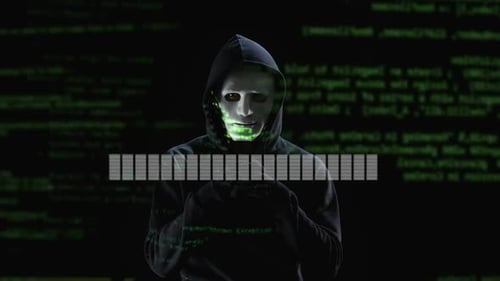 Professioneller Hacker, der Viren lädt und geheime Informationen kopiert, Zugriff gewährt