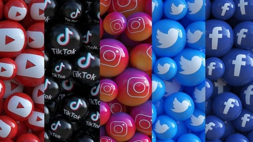 6 Social Media Logo Transitions Pack