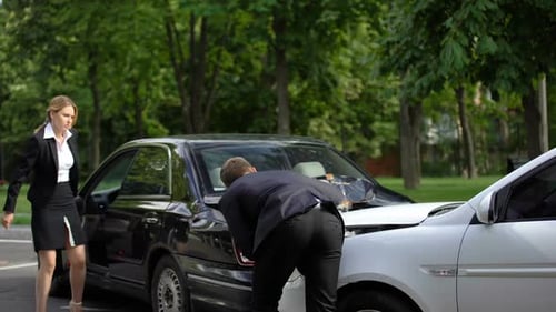 Aggressive Woman Attacking Man for Driving Into Her Car, Vehicle Collision