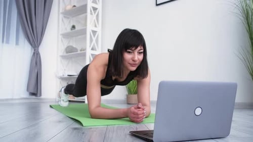 Online Fitness Athletic Woman Strong Body Program