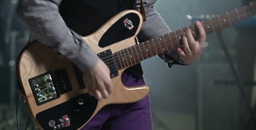 Twanging Guitar