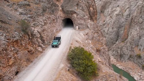 Tourist Off Road Trip