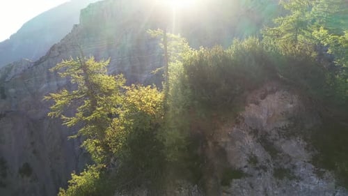 Lever de soleil dans les montagnes