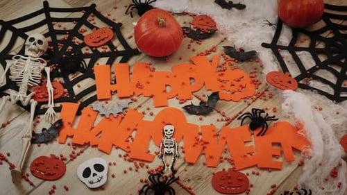 Halloween. Orangen-Kürbisse
für