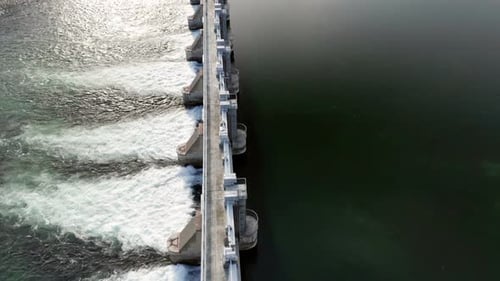 Dam-Luftaufnahme