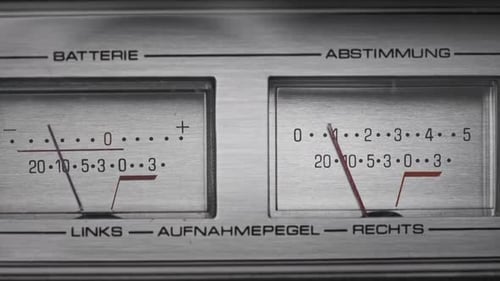Medidores VU analógicos no gravador de fita estéreo prateado Indicadores de seta