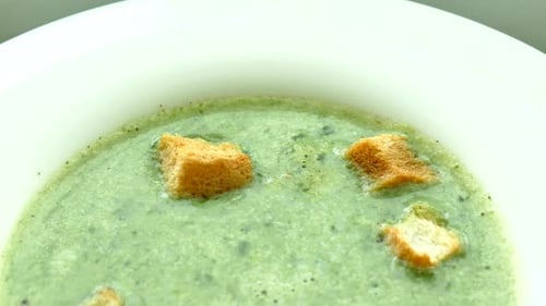 Green spinach soup