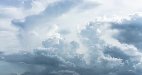 Zeitraffer Gewitterwolken bewegen sich schnell